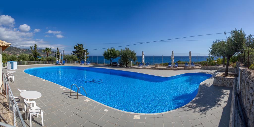 Kardamili Beach Hotel מראה חיצוני תמונה